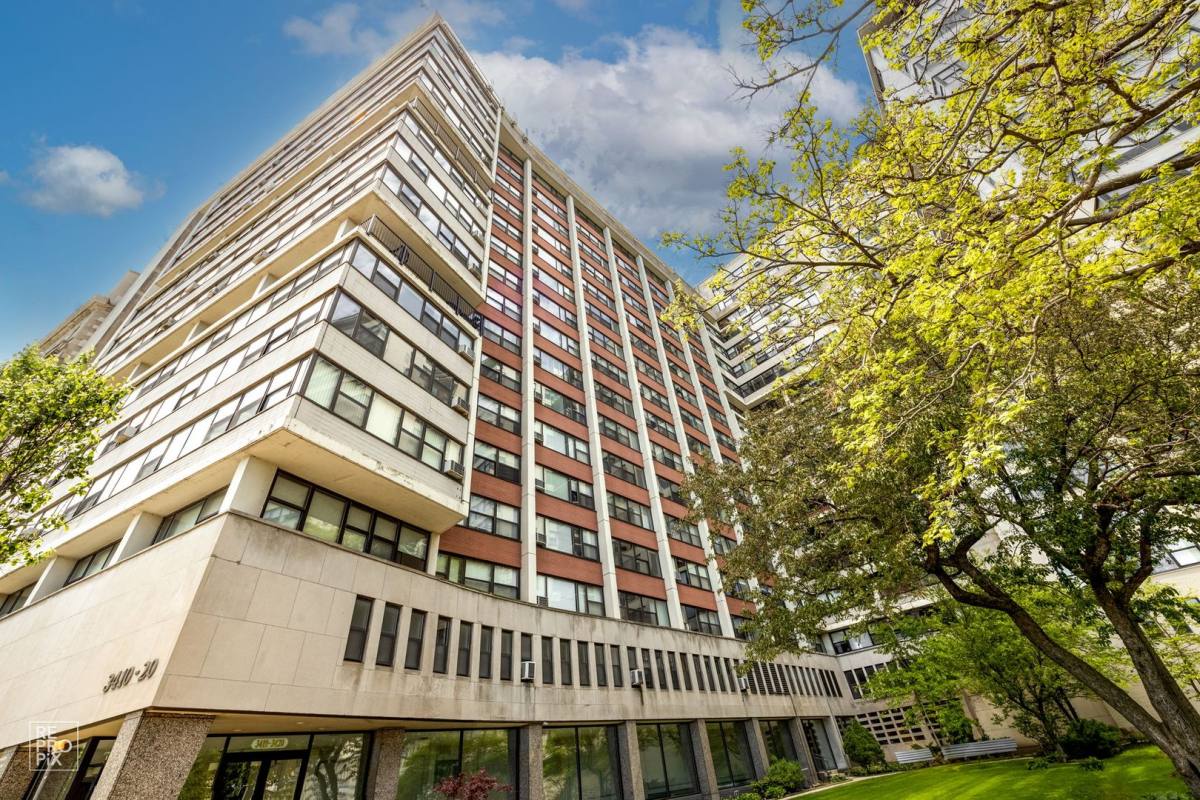 House for rent at 3420 N Lake Shore Dr, Chicago, IL 60657