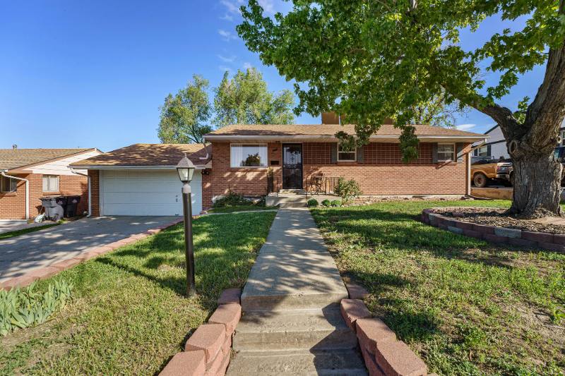 House for rent at 980 Dakin St, Denver, CO 80221