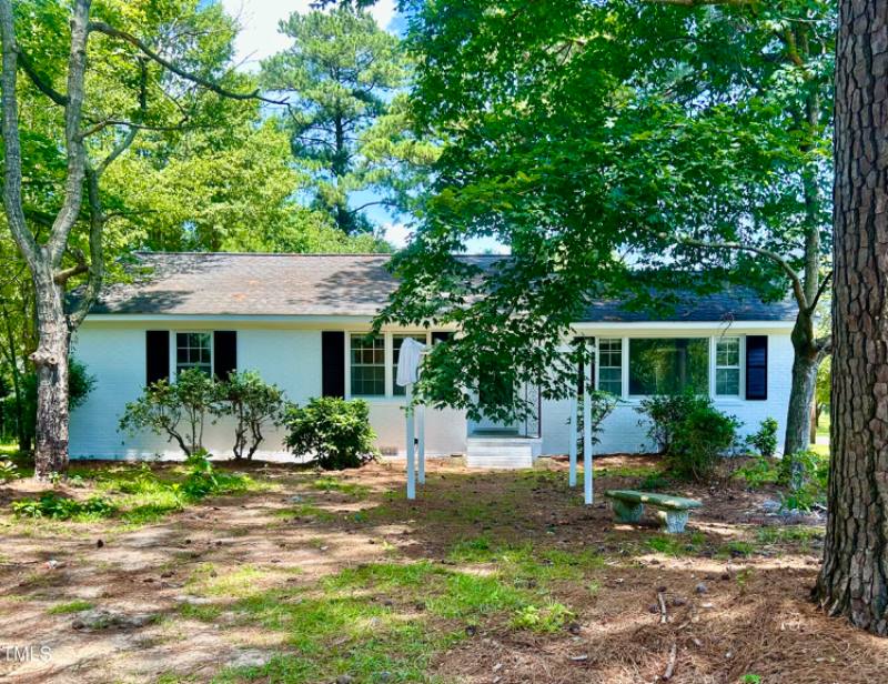 House for rent at 209 Barnes St, Fremont, NC 27830