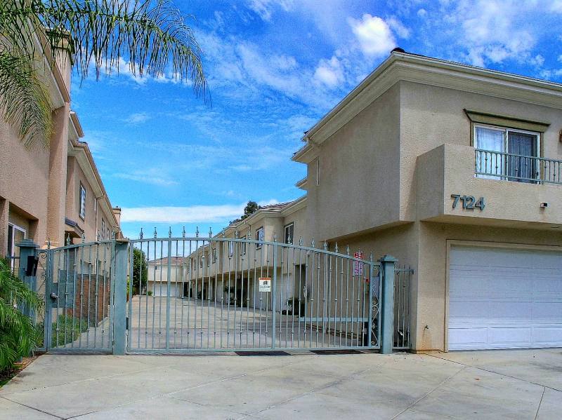 Townhouse for rent at 7124 Farralone Ave #111, Canoga Park, CA 91303