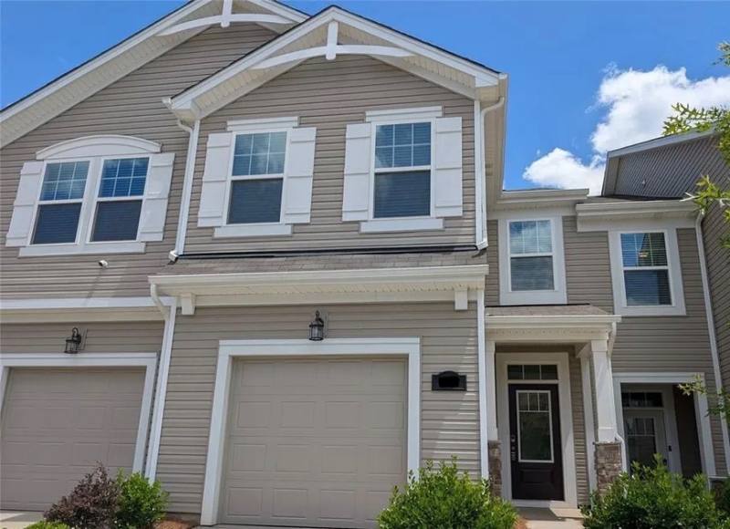 Townhouse for rent at 1131 Bigelow St, Charlotte, NC 28269