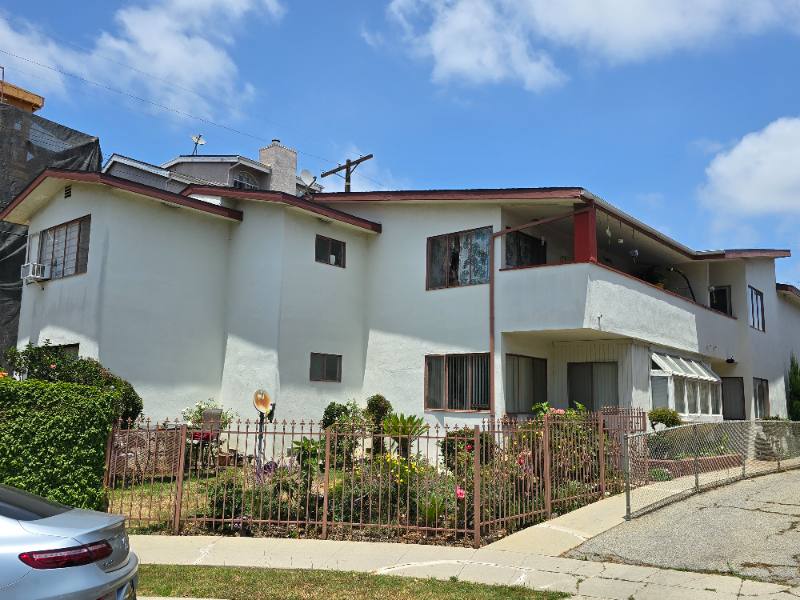 Apartment for rent at 12079 Lamanda St #4, Los Angeles, CA 90066