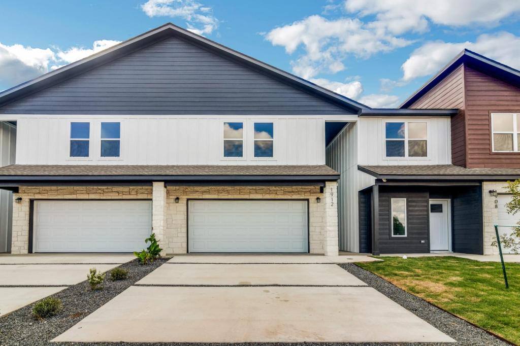 Townhouse for rent at 1912 Royal Loop, Belton, TX 76513