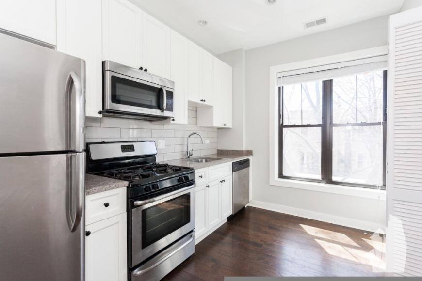 Apartment for rent at 1604 W Belle Plaine Ave, Chicago, IL 60613