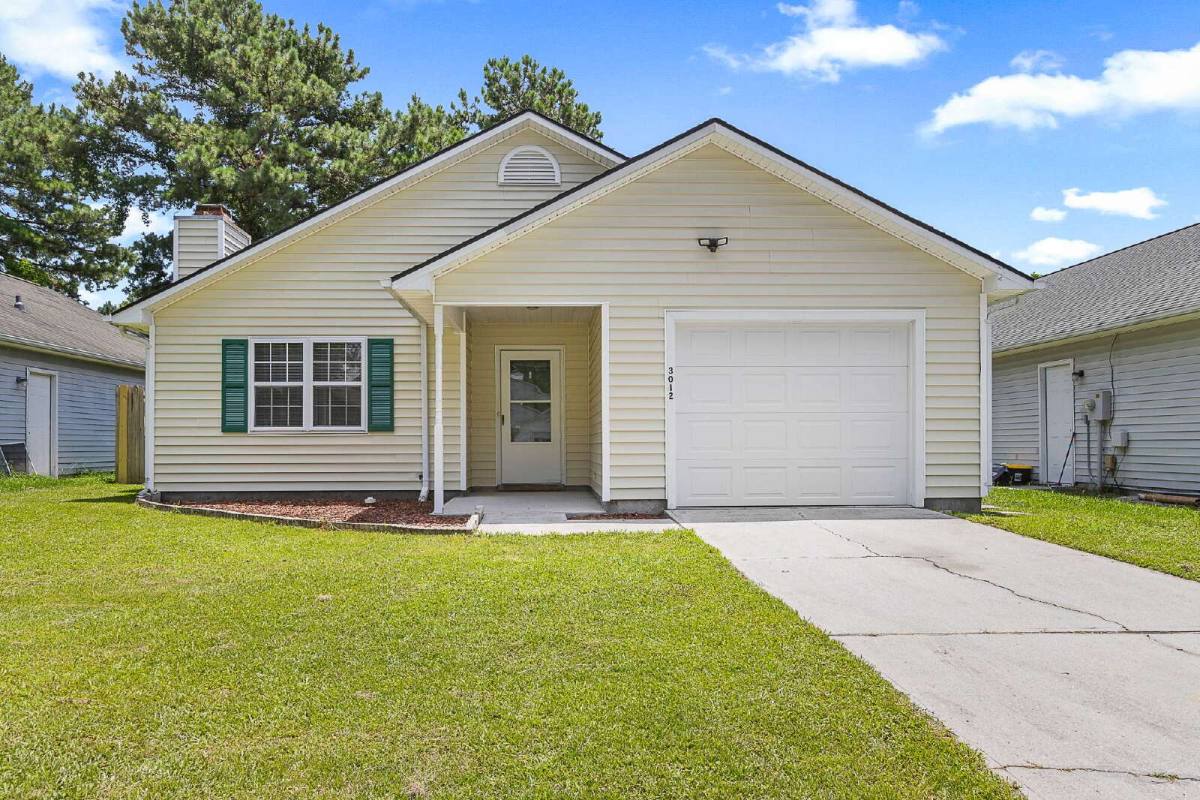 House for rent at 3012 Derby Run Rd, Jacksonville, NC 28546