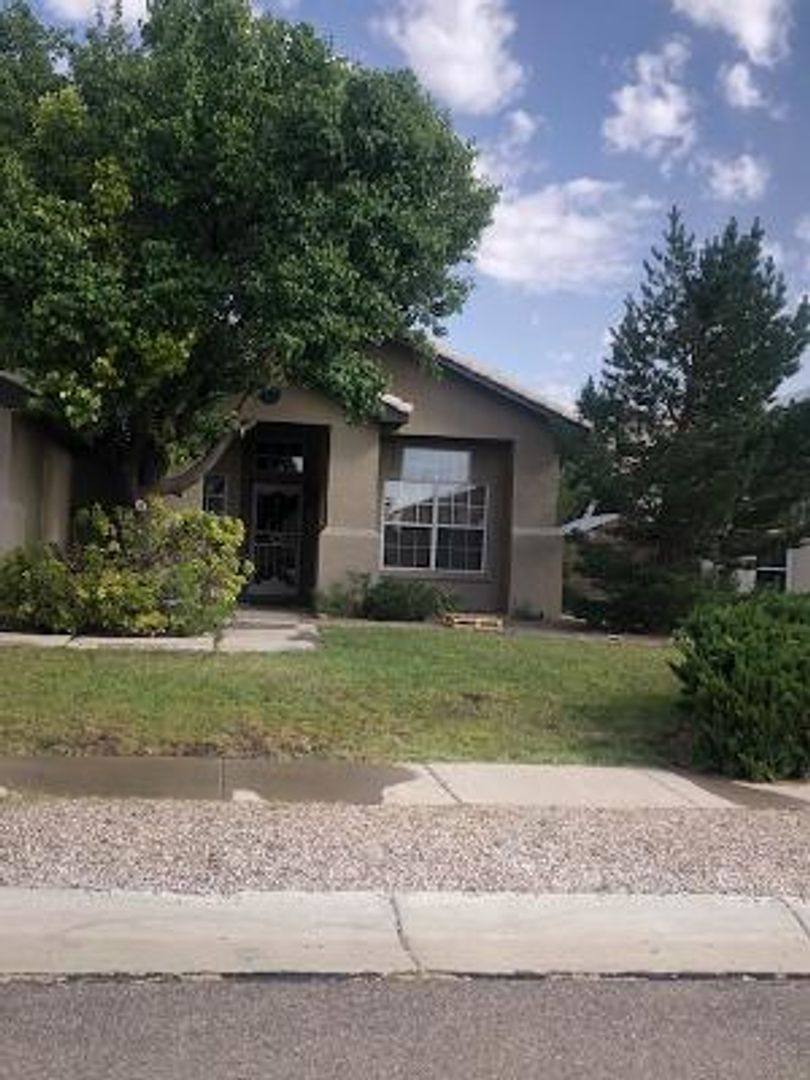 House for rent at 8135 Corte Del Viento NW, Albuquerque, NM 87120