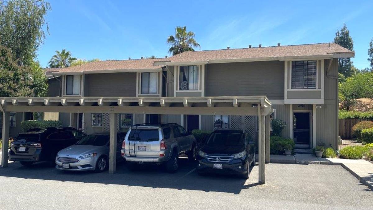 Apartment for rent at 321 Eastgate Lane, Martinez, CA 94553
