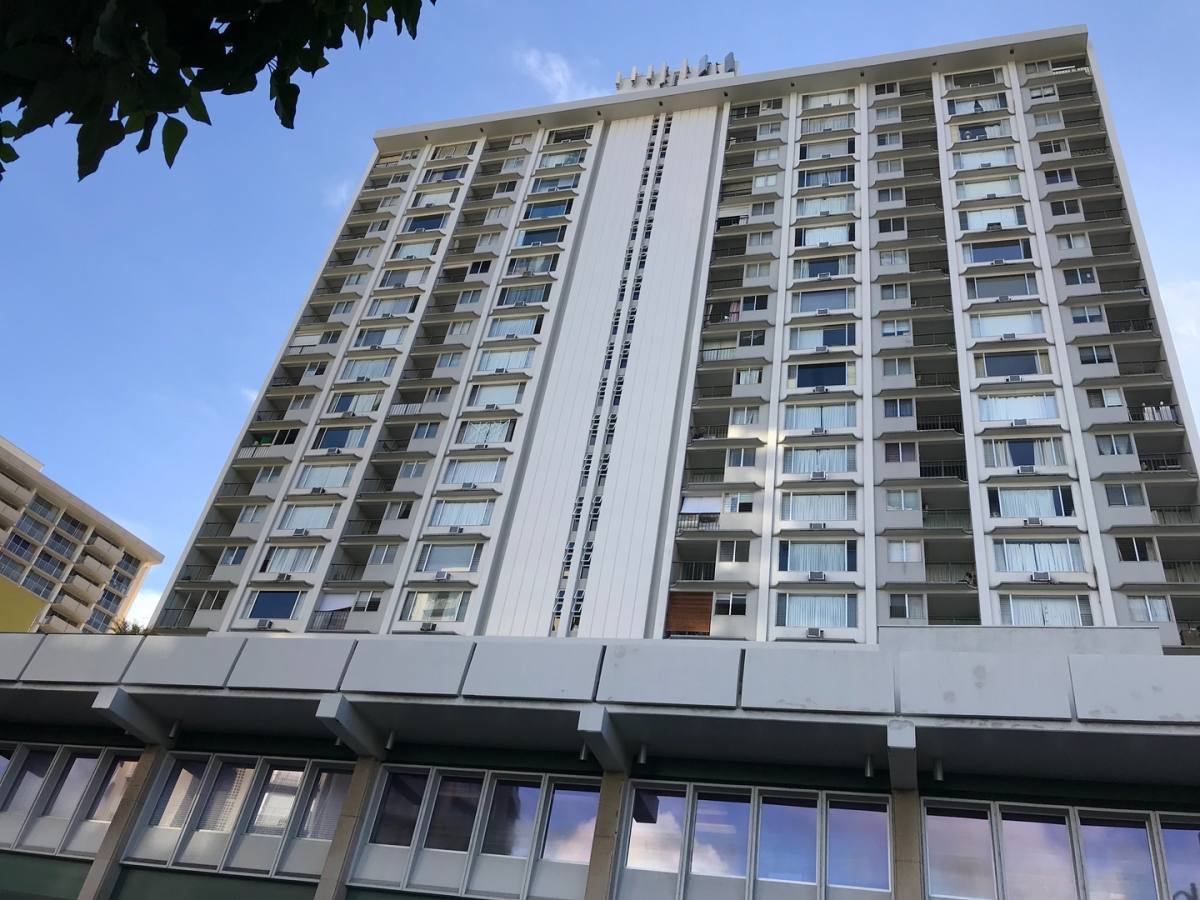 Apartment for rent at 747 Amana St, Honolulu, HI 96814