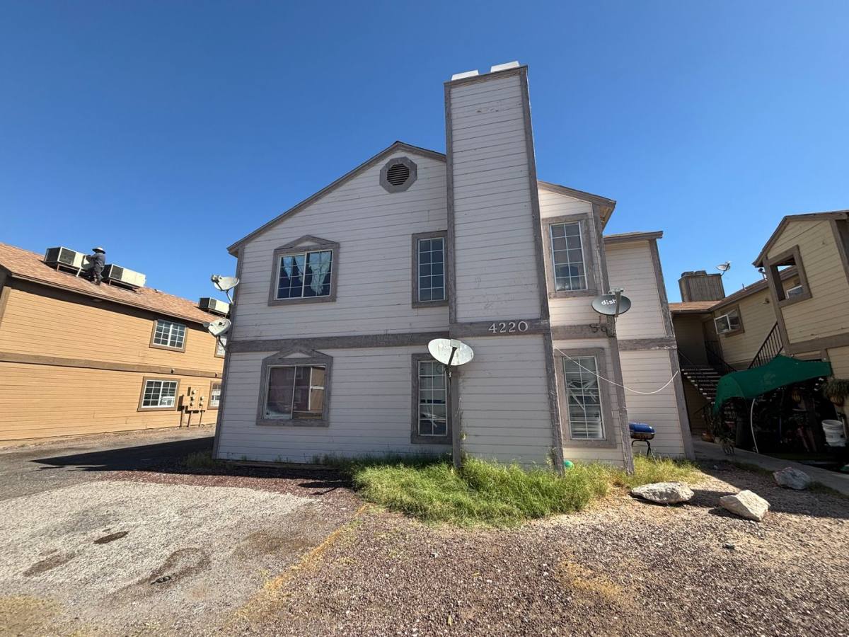Apartment for rent at 4220 Middlesex Ave, Las Vegas, NV 89110