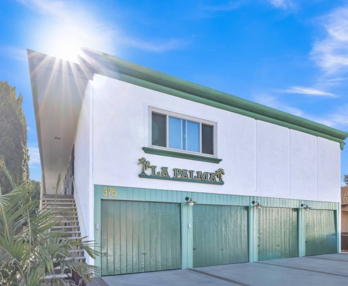 Apartment for rent at 375 Gladys Ave, Long Beach, CA 90814