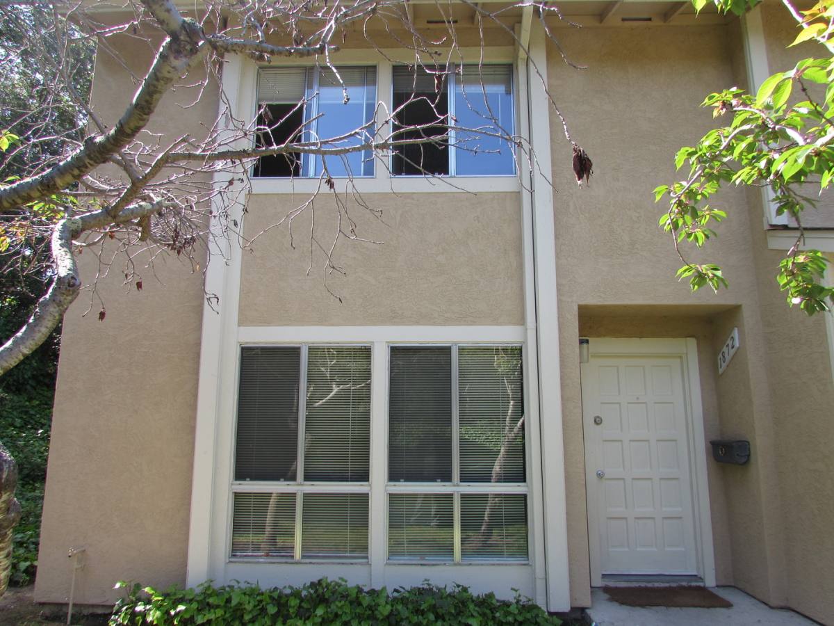 Townhouse for rent at 1872 Tesoro Court, Pinole, CA 94564