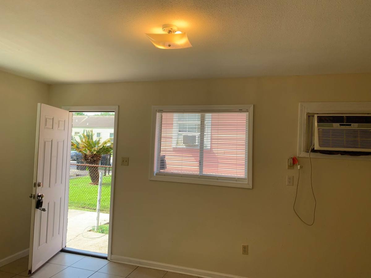 Apartment for rent at 1520-26 Lesseps St, New Orleans, LA 70117