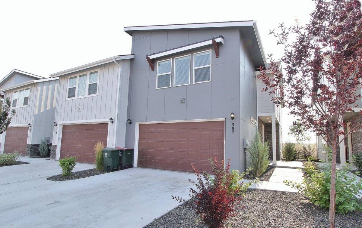 Townhouse for rent at 392 N Tessa Lane, Meridian, ID 83642