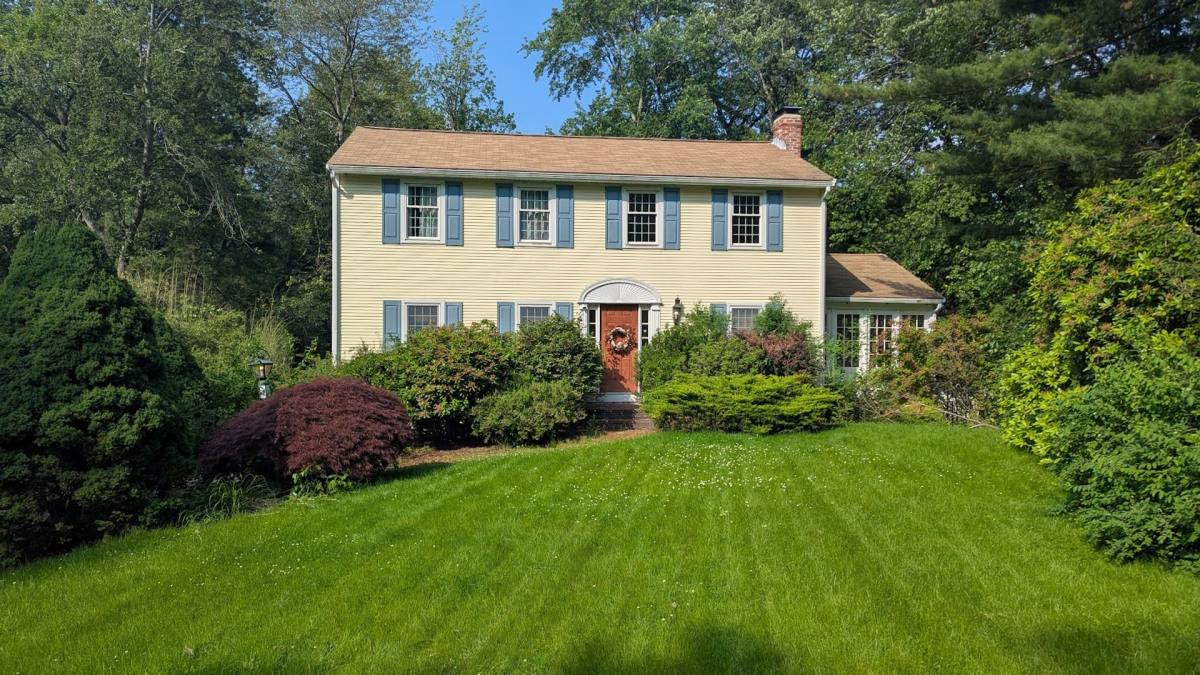 House for rent at 20 Overlook Dr, Westborough, MA 01581