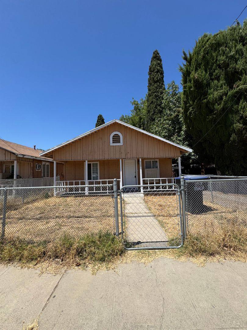 Apartment for rent at 928-9325 W Goshen Ave, Visalia, CA 93291