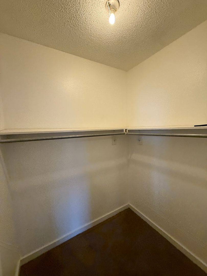 Apartment for rent at 112 E Franklin St, Liberty, MO 64068