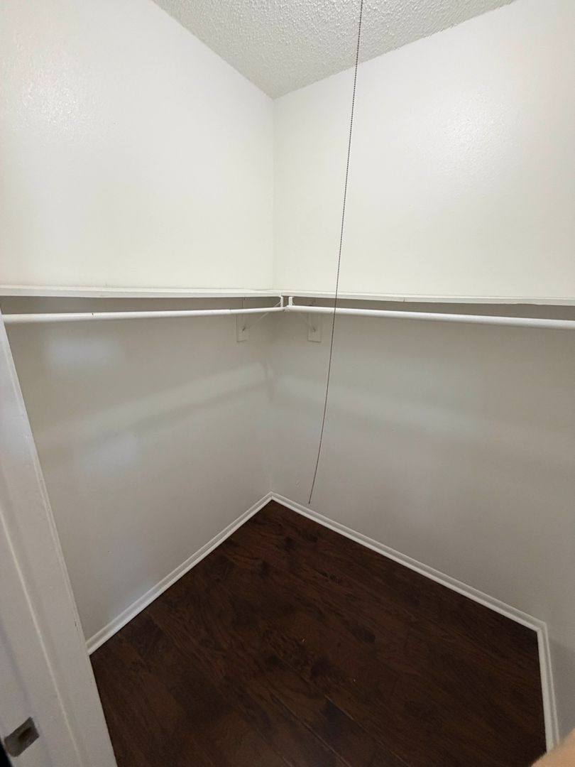 Apartment for rent at 112 E Franklin St, Liberty, MO 64068