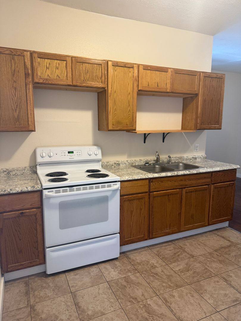 Apartment for rent at 112 E Franklin St, Liberty, MO 64068