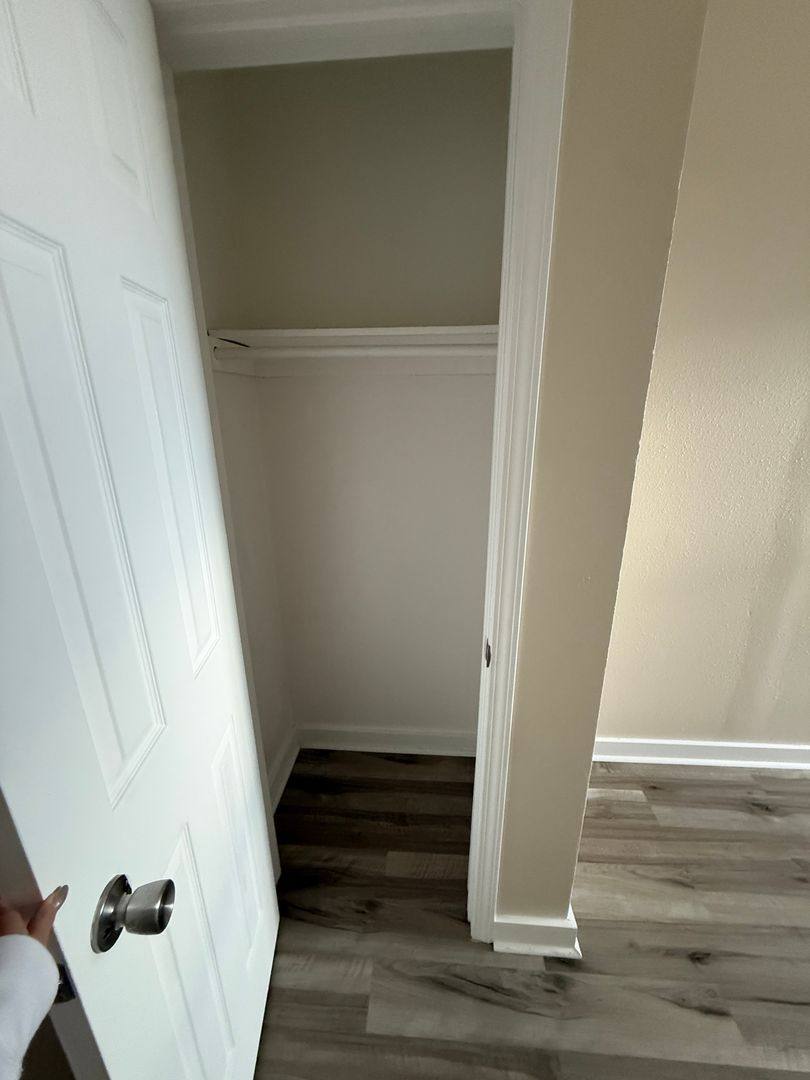 Apartment for rent at 112 E Franklin St, Liberty, MO 64068
