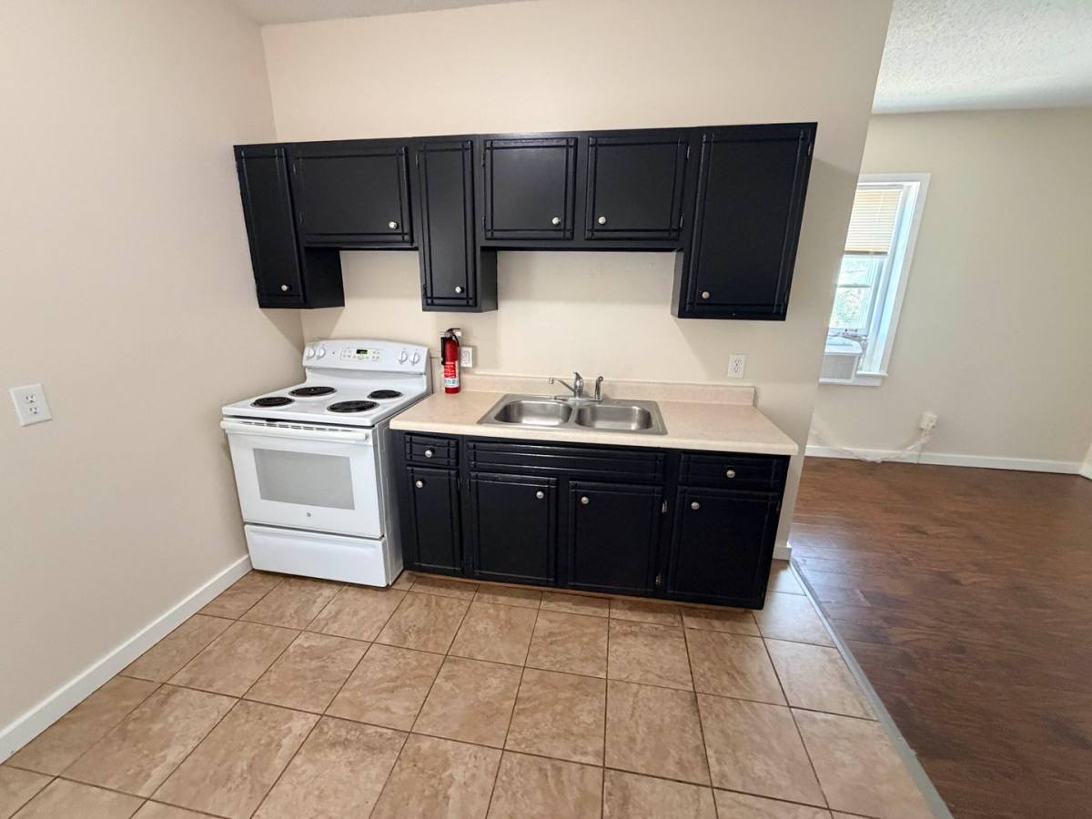 Apartment for rent at 112 E Franklin St, Liberty, MO 64068
