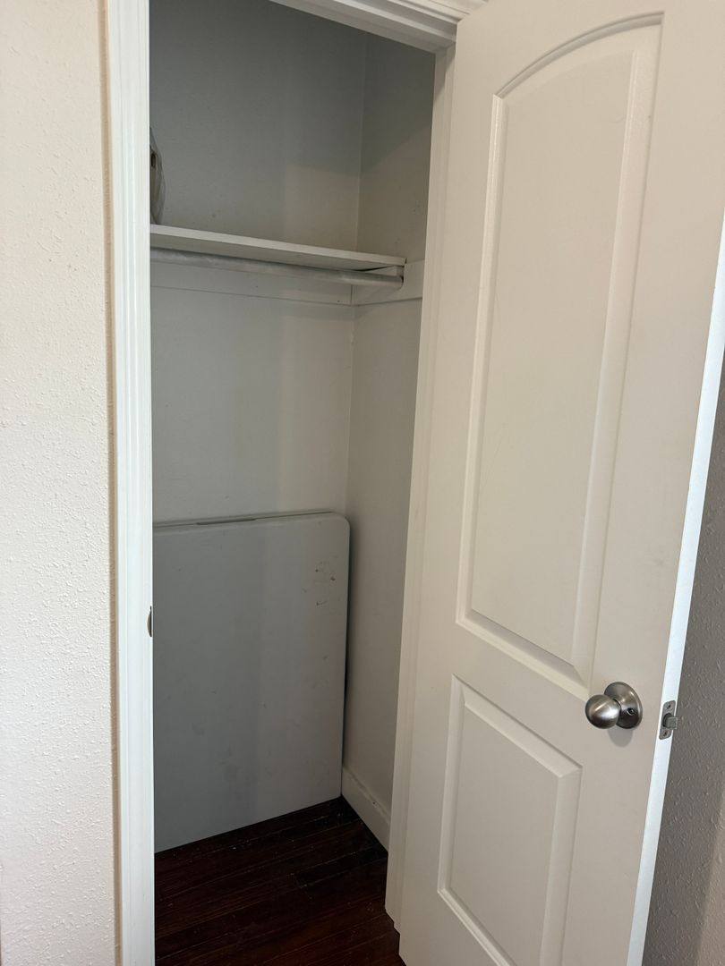 Apartment for rent at 112 E Franklin St, Liberty, MO 64068