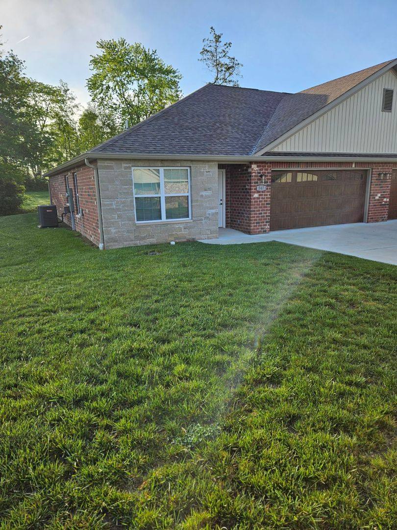 Apartment for rent at 547 Windsor Lane, Farmington, MO 63640