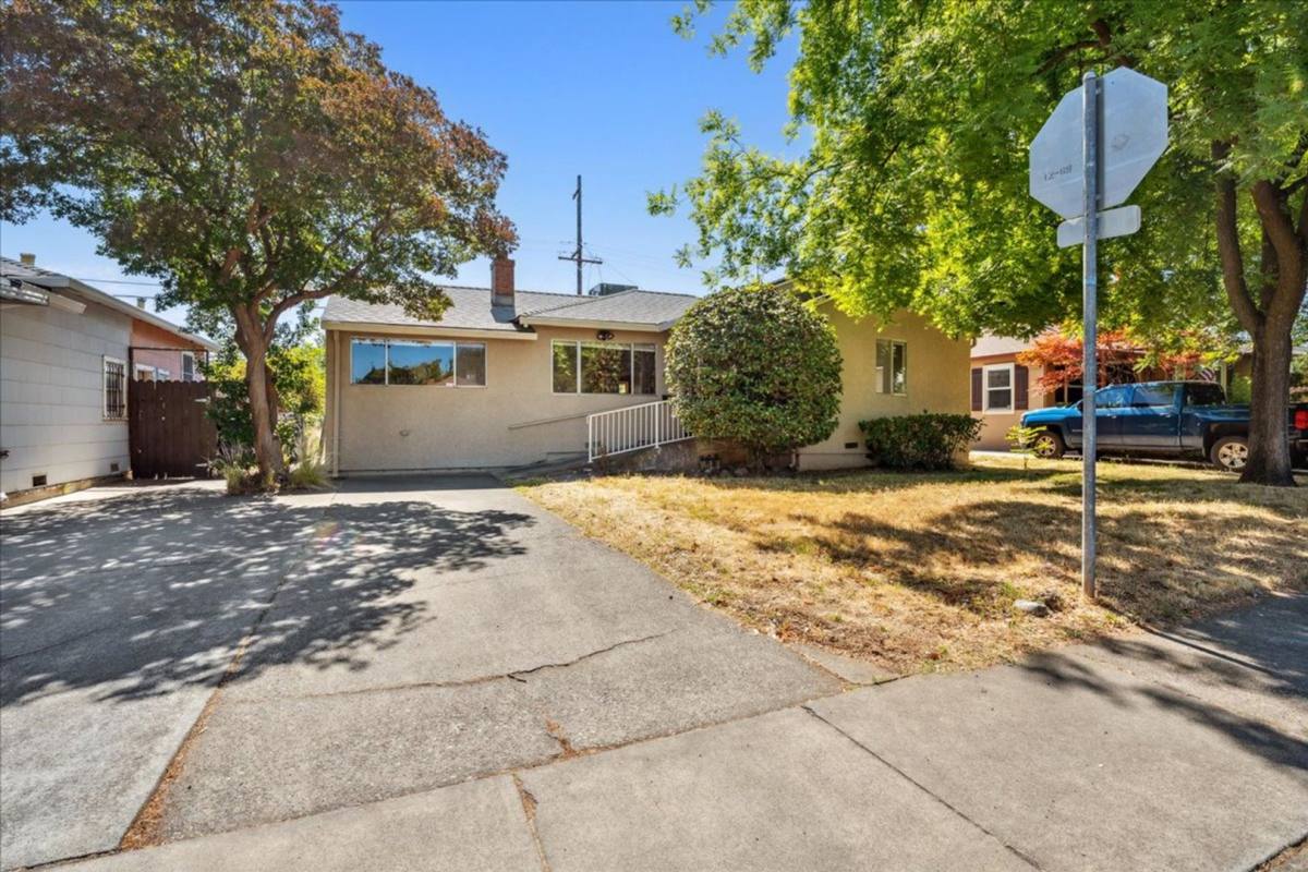 House for rent at 4341 62nd St, Sacramento, CA 95820