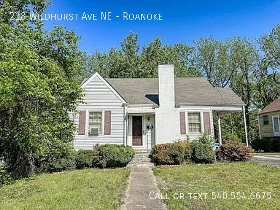 Apartment for rent at 218 Wildhurst Ave NE, Roanoke, VA 24012