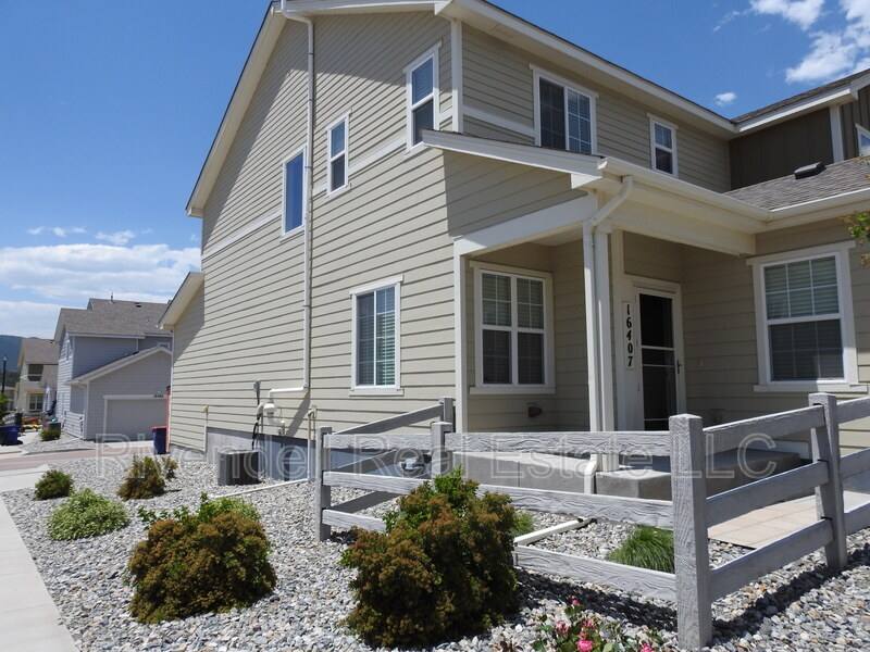 Townhouse for rent at 16407 Hay Barn Heights, Monument, CO 80132
