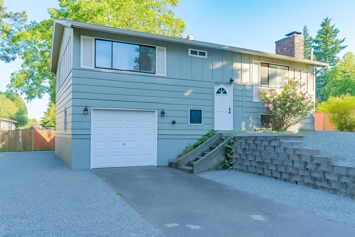 Townhouse for rent at 1837 S 263rd Place, Seattle, WA 98198