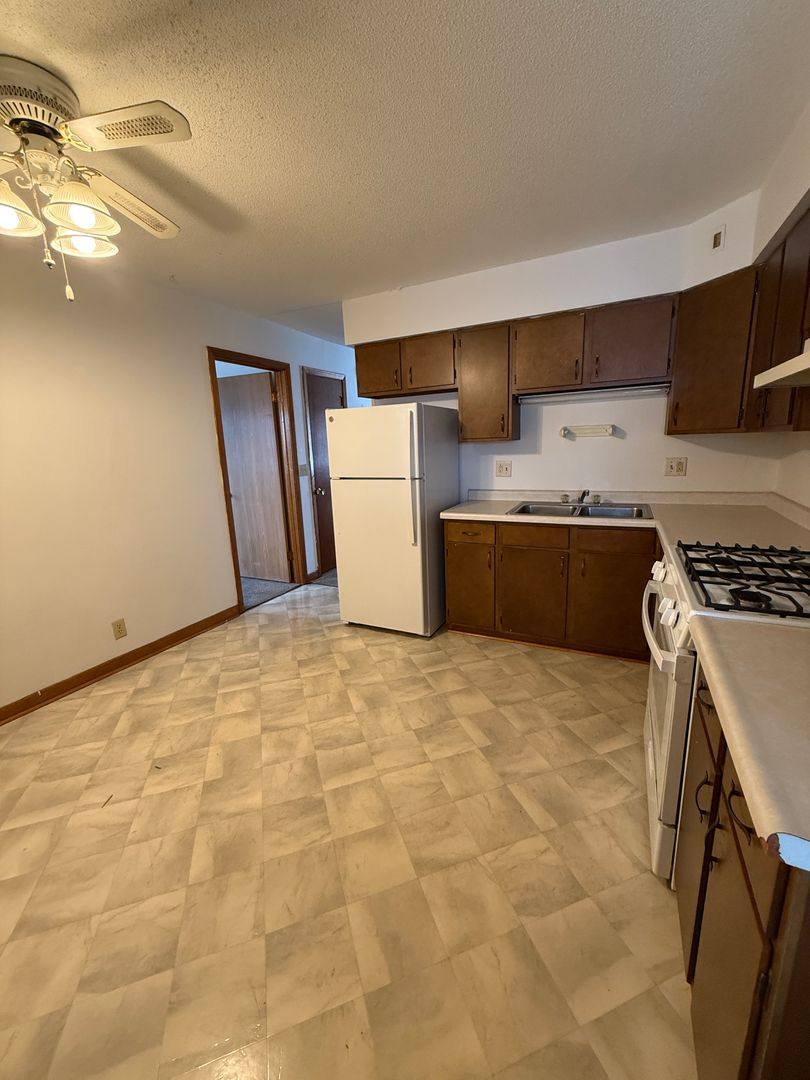 Apartment for rent at 271 NW Main St, New Albin, IA 52160