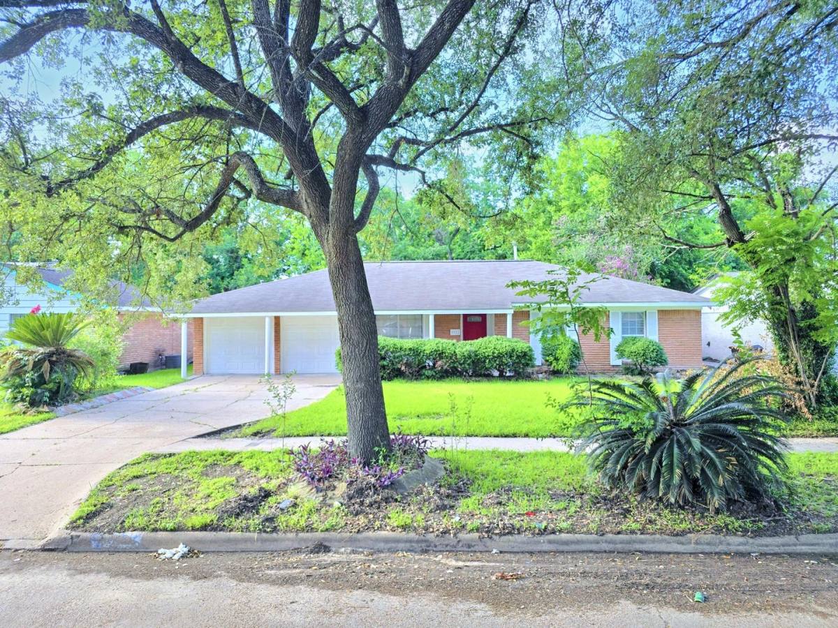 House for rent at 5922 Densmore Dr, Houston, TX 77035