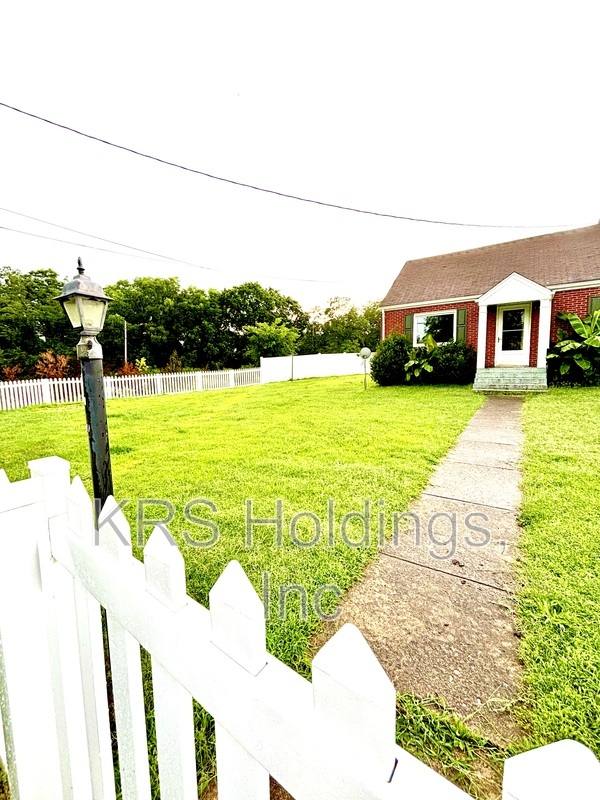 House for rent at 107 Golf Dr, Madison Heights, VA 24572