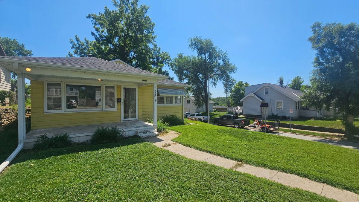 House for rent at 2021 S 60th St, Omaha, NE 68106