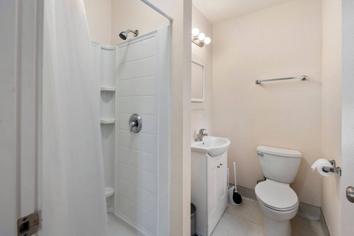 Apartment for rent at 1712 Summit Ave, Seattle, WA 98122