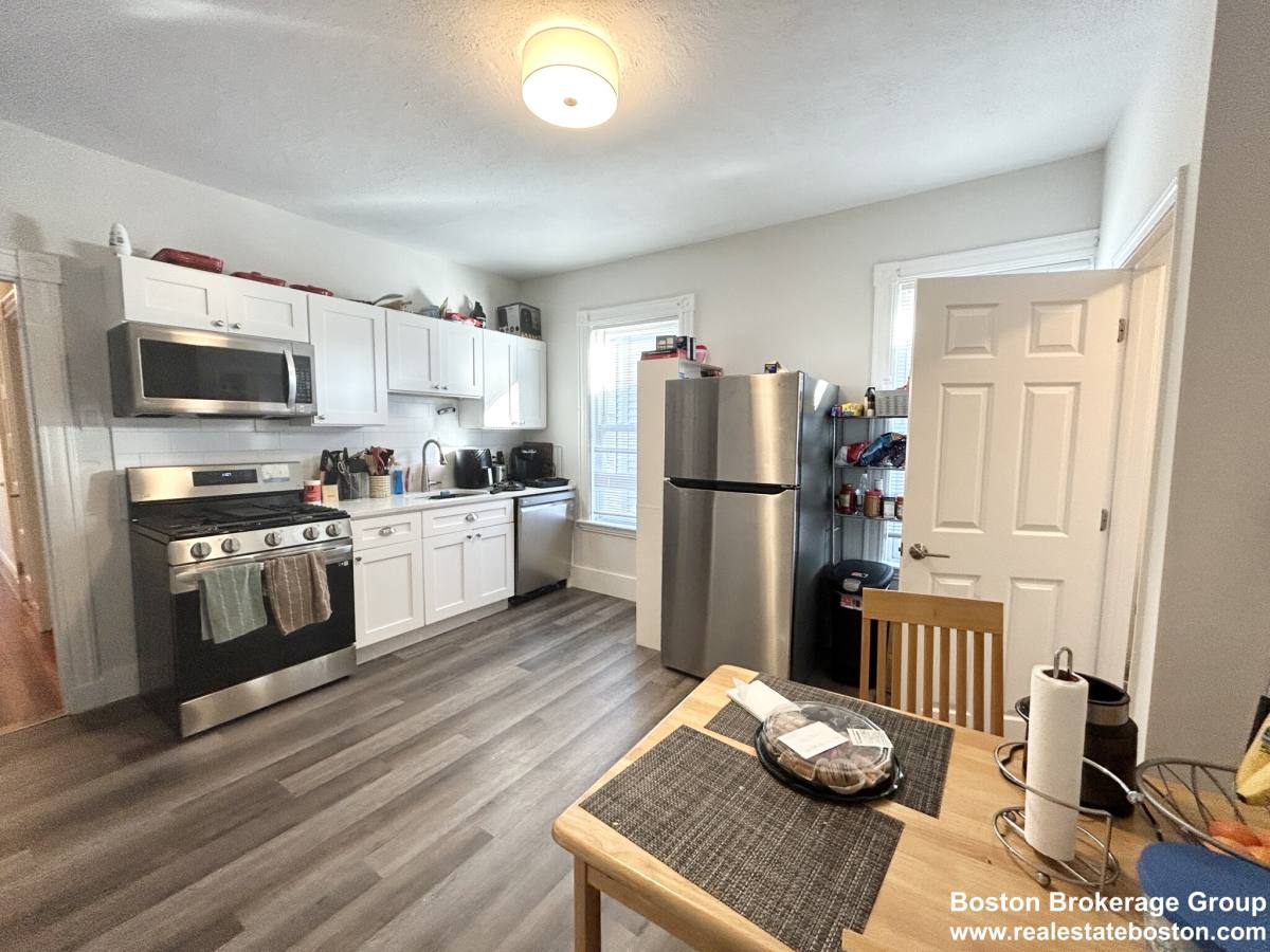 Apartment for rent at 151 E Cottage St #3, Dorchester, MA 02125