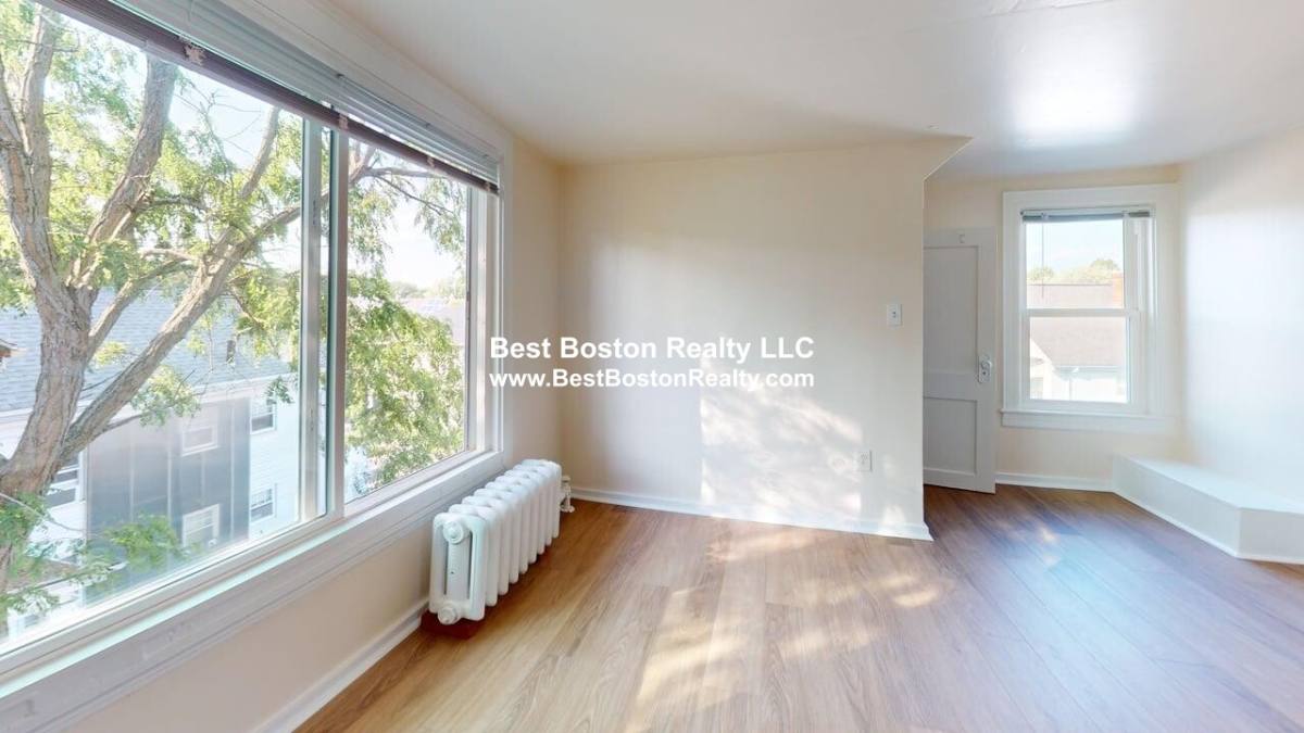 House for rent at 107 Warren St #2, Arlington, MA 02474