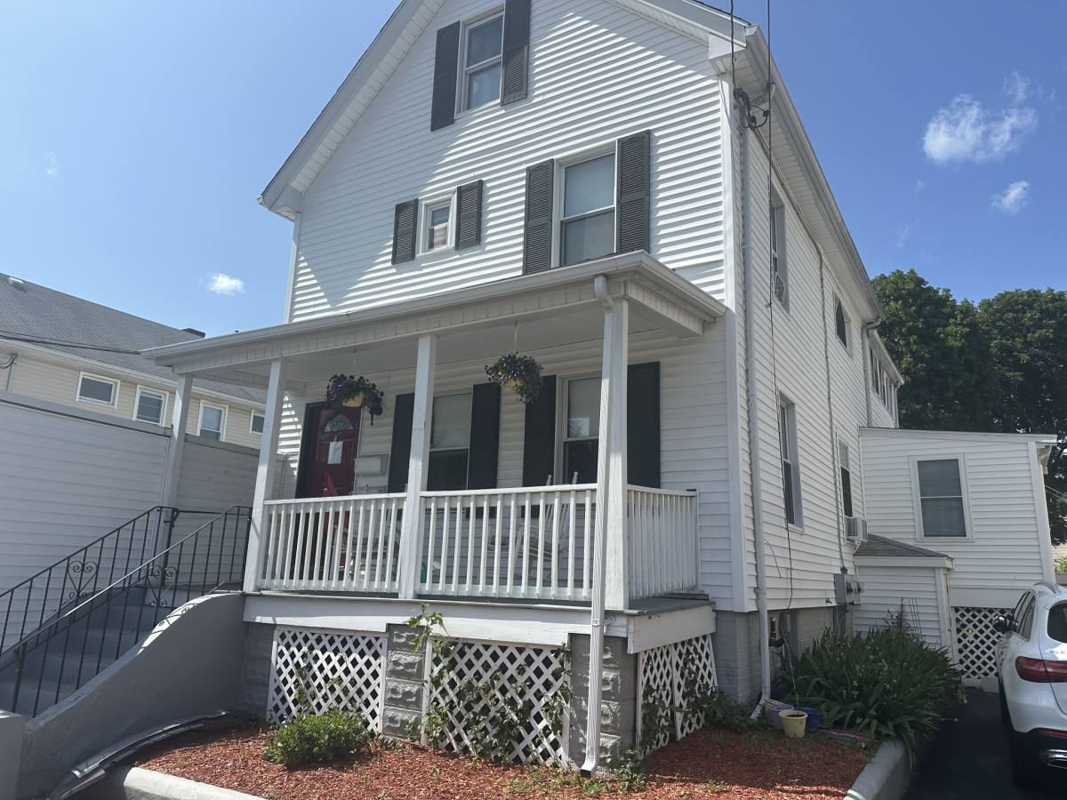 Apartment for rent at 113 Oakland St #2, Malden, MA 02148