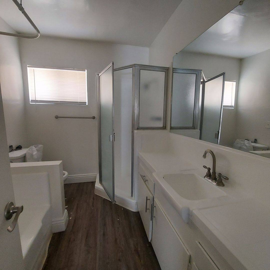 Apartment for rent at 1940 Pine Ave, Long Beach, CA 90806