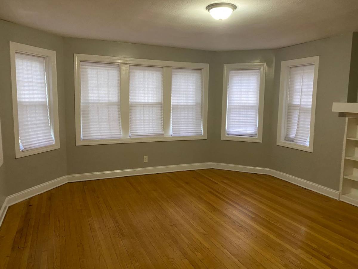 Apartment for rent at 7822 S Kingston, Chicago, IL 60649