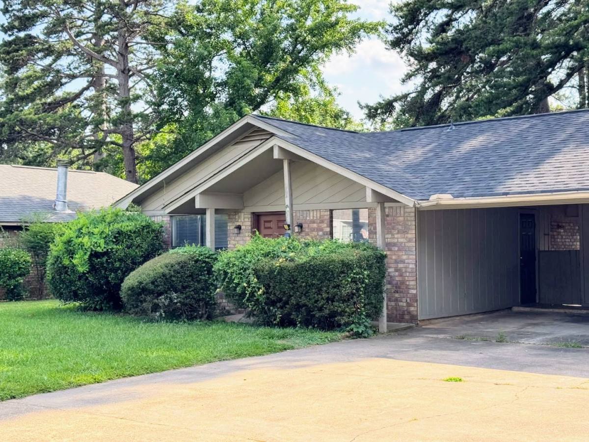 Apartment for rent at 6205 - 6207 Sandlin, Texarkana, TX 75503