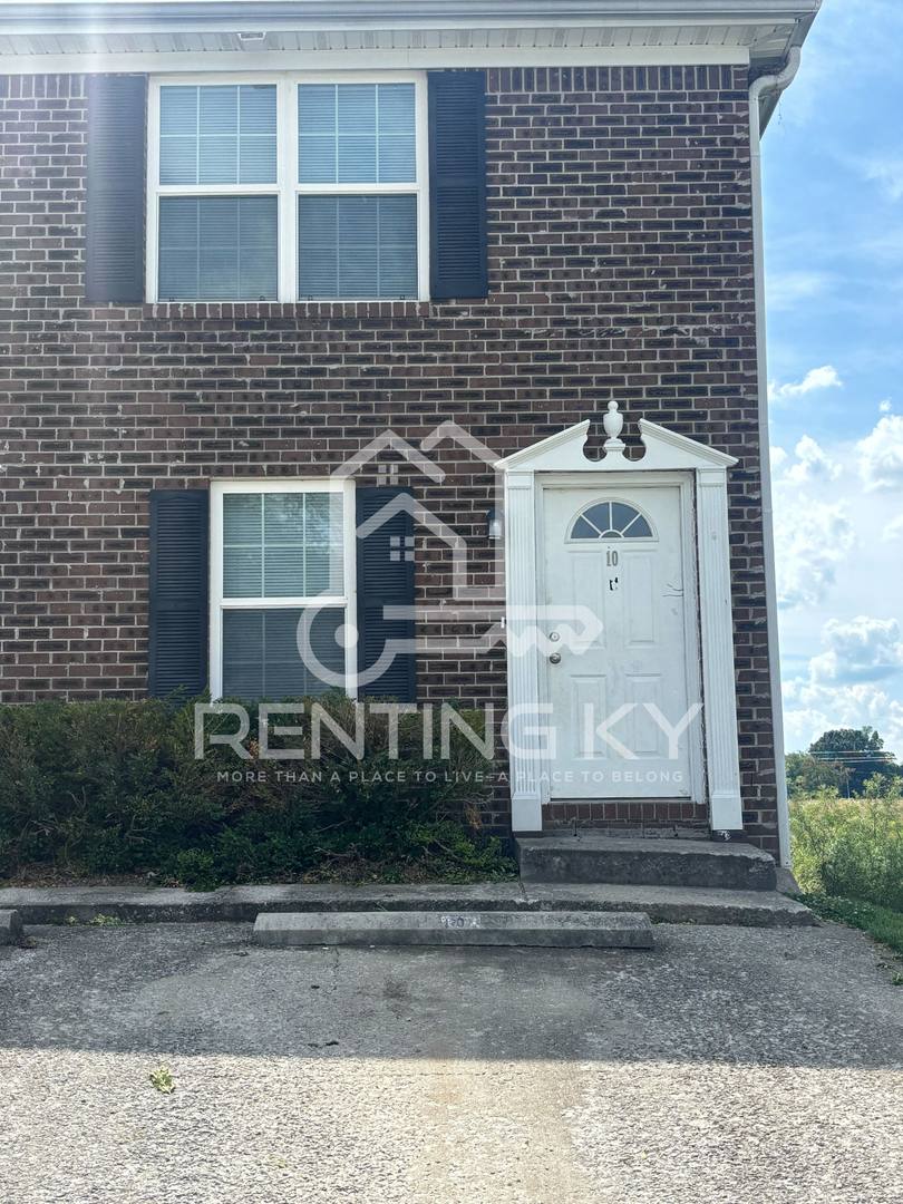Townhouse for rent at 1027 Brooklyn Blvd, Berea, KY 40403