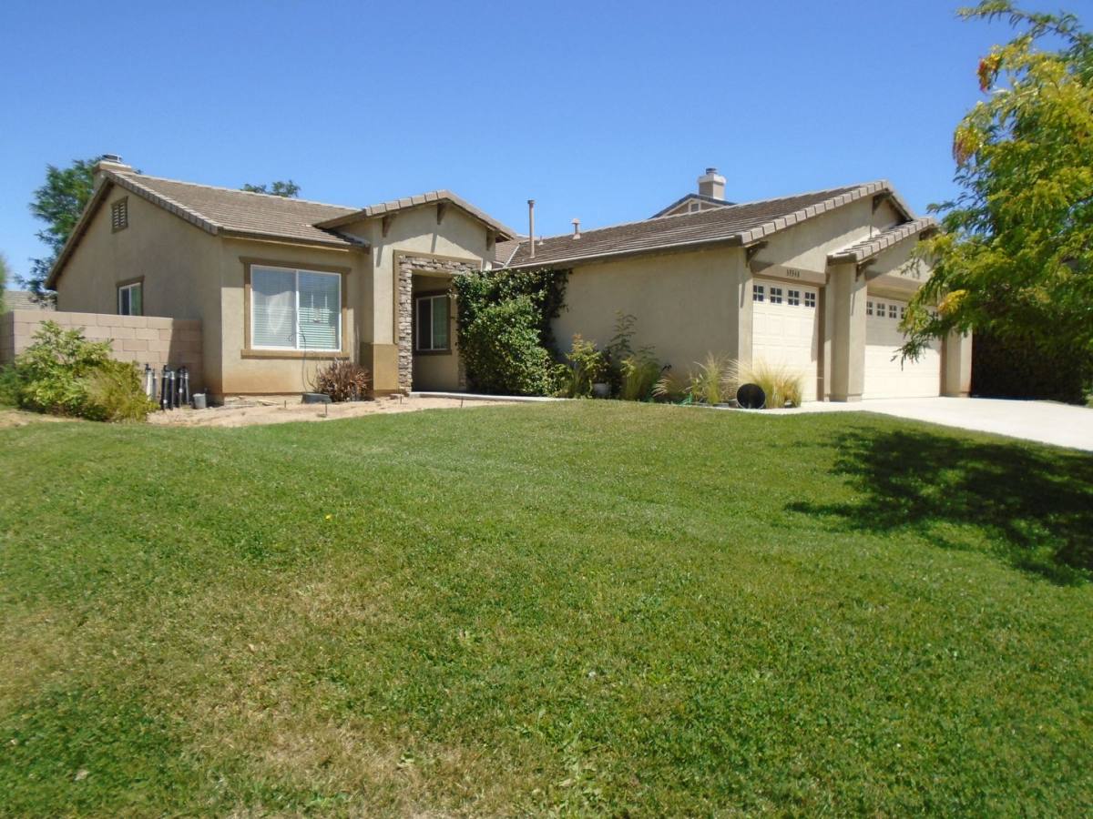 House for rent at 39348 Jacob Dr, Palmdale, CA 93551