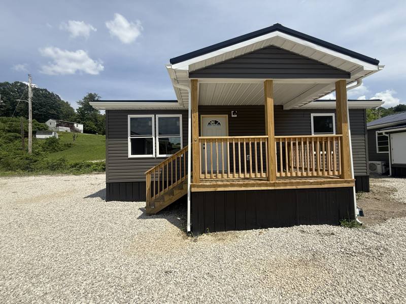 House for rent at 6517 Daniels Fork Rd, Ashland, KY 41102