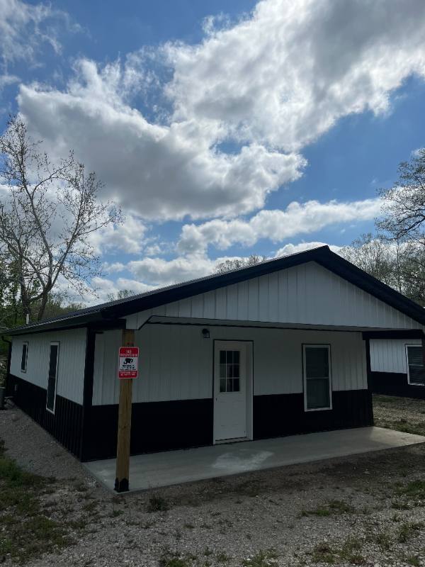24760 Hwt Tt, Versailles, MO 65084