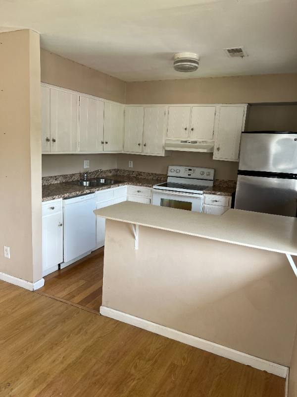 Apartment for rent at 1209 S Lincoln Park Dr, Evansville, IN 47714