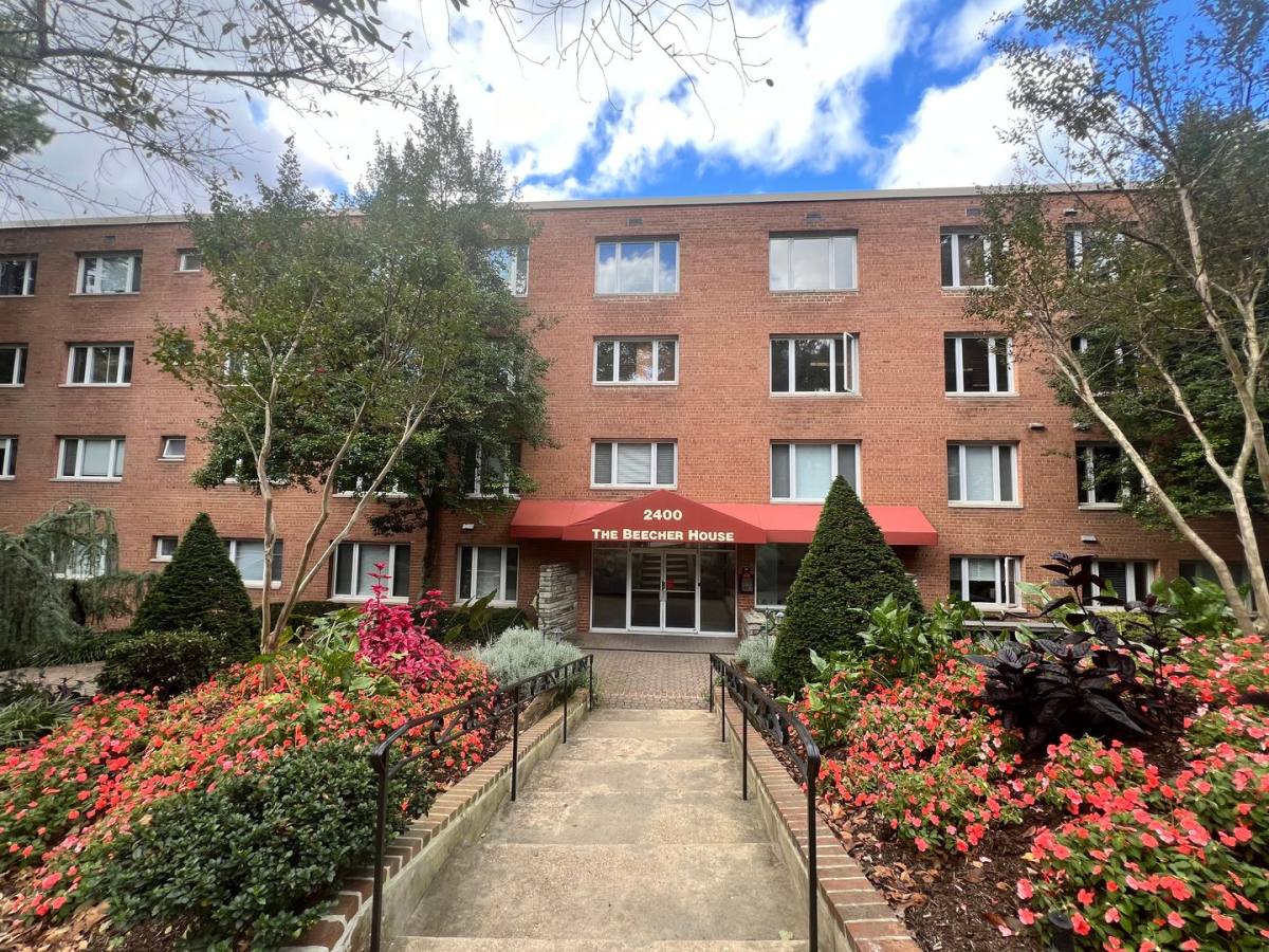 Condo for rent at 2400 41st St NW, Washington, DC 20007