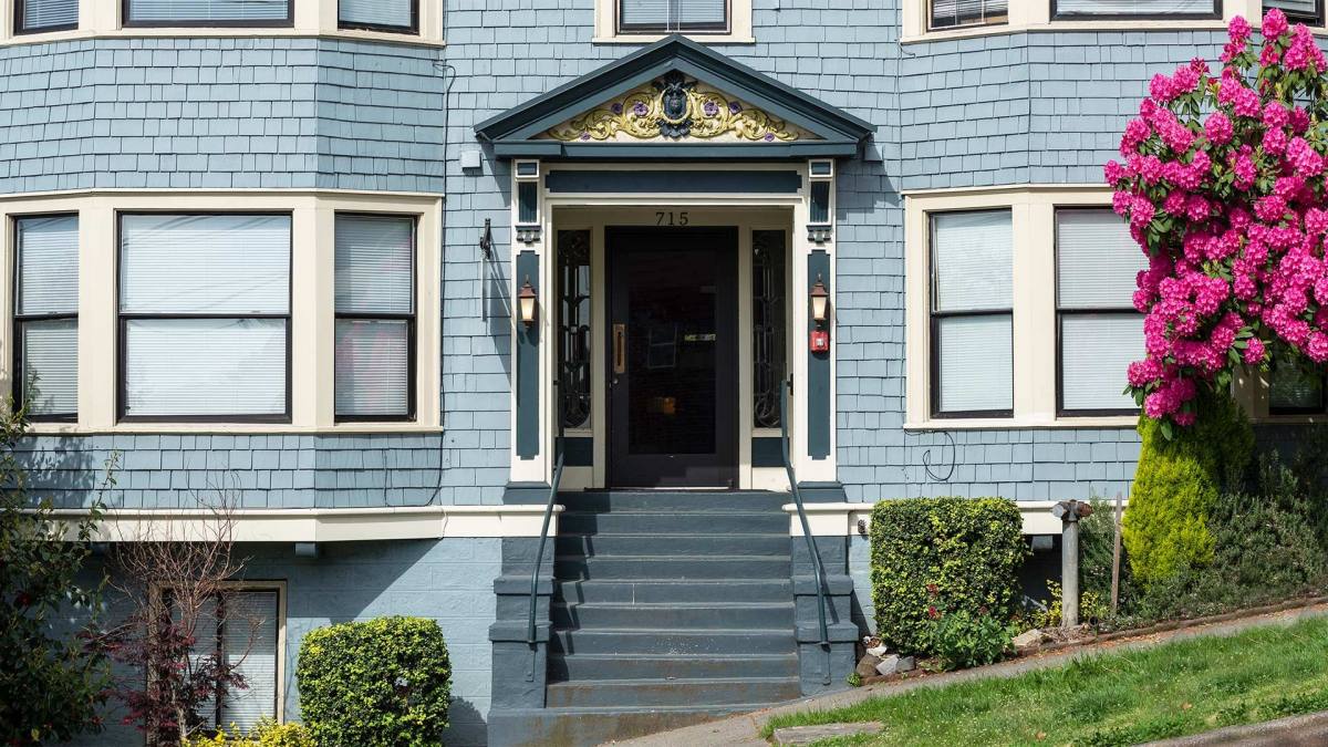 Apartment for rent at 715 2nd Ave N, Seattle, WA 98109
