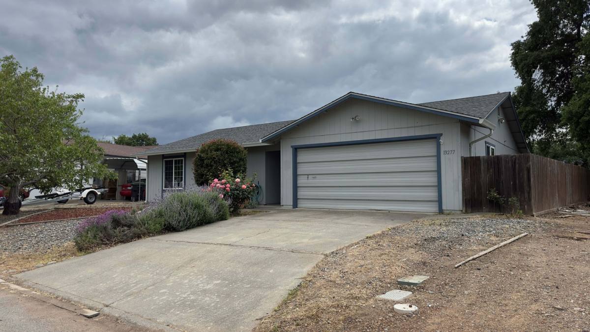 House for rent at 13277 Anchor Village, Clearlake Oaks, CA 95423