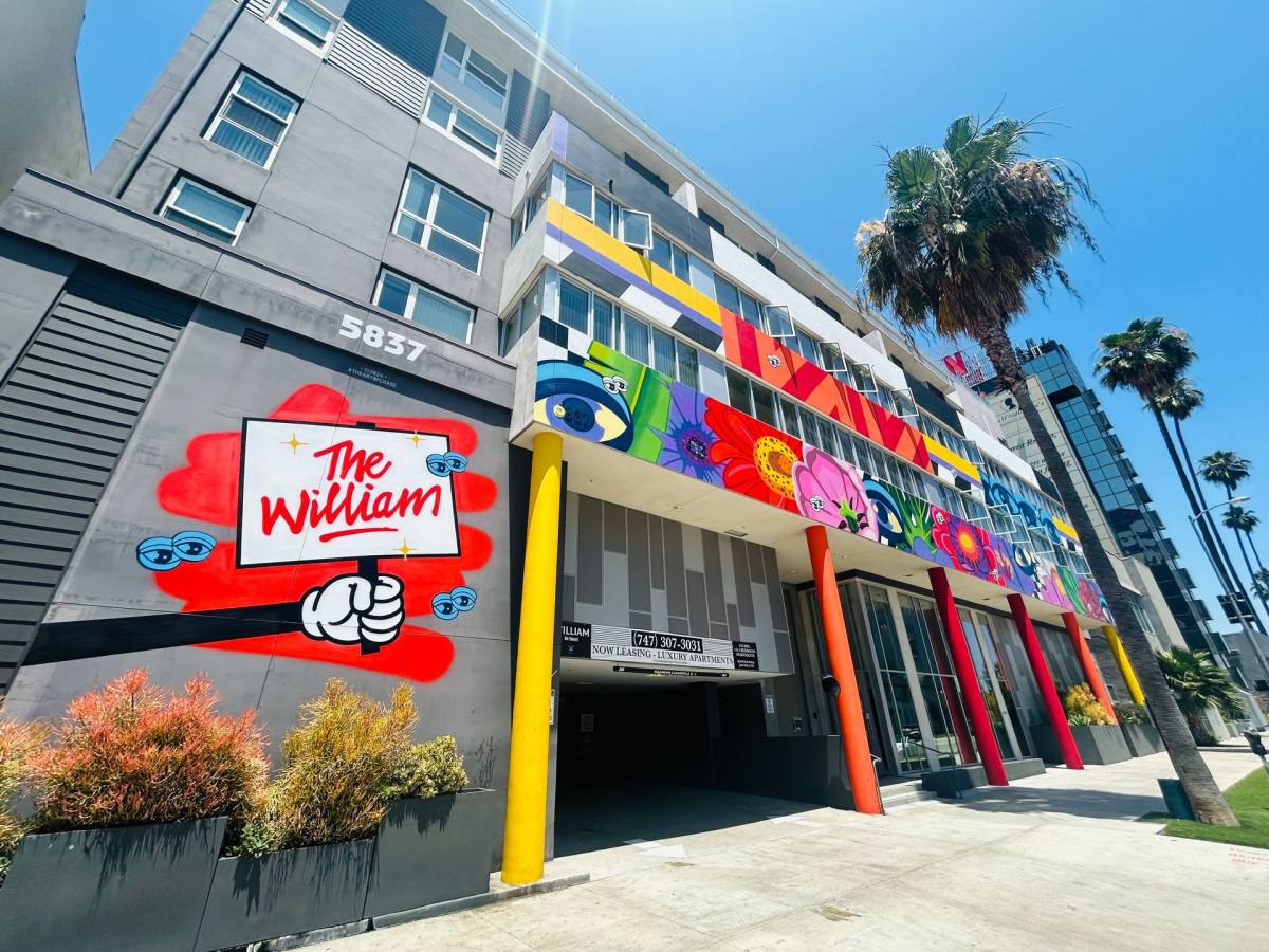 Apartment for rent at 5837 W Sunset Blvd, Los Angeles, CA 90028